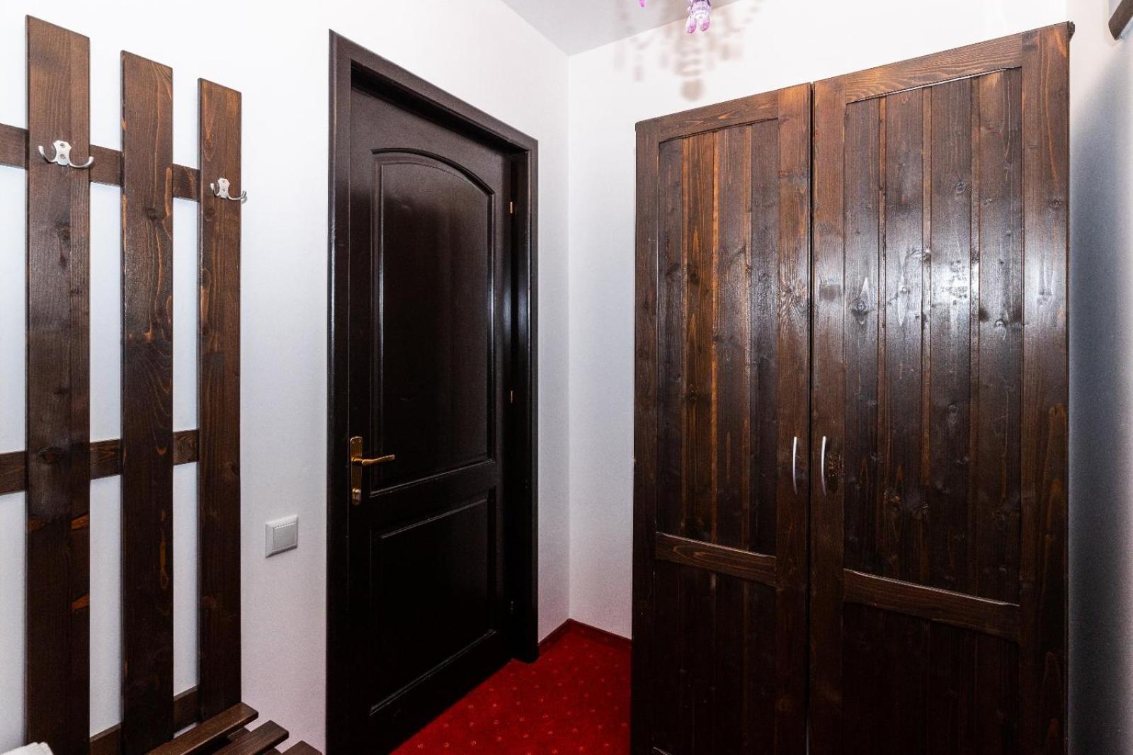 Vila Luca-Hotel Şirnea Buitenkant foto